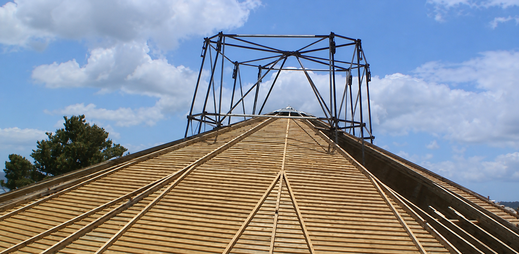 Timbertank construction detail with crane and barrel assembly